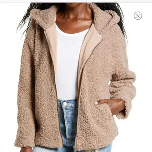 Hooded Teddy Bear Jacket
ALL IN FAVOR Size Large NWT